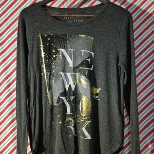 Abercrombie & Fitch Women's Gray Long Sleeve Graphic Top